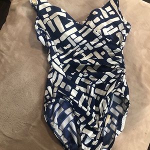 Miraclesuit Estilo Geometric Print Tummy Control One Piece Swimsuit Size 12